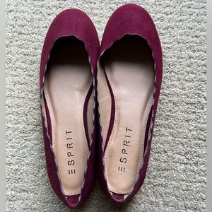 NWT Esprit Bordeaux Odette Flat